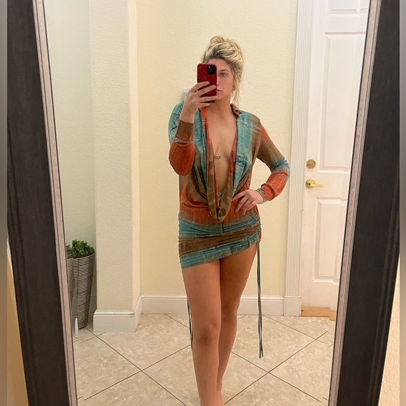 FASHIONNOVA DROP LOW DRESS WITH FLATTERING LOWER HALF (side strings as pictured) - Picture 5 of 7